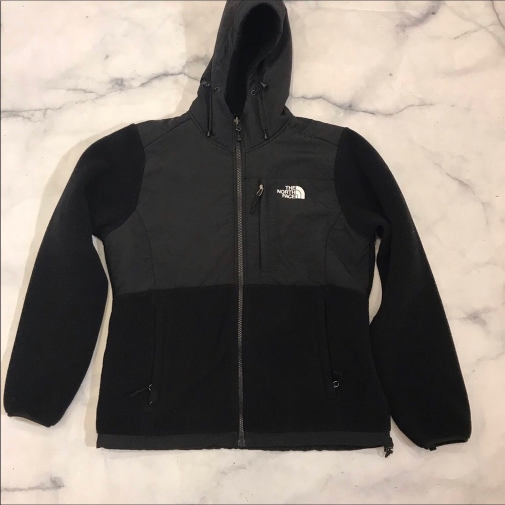 Women’s Black North Face Denali jacket.